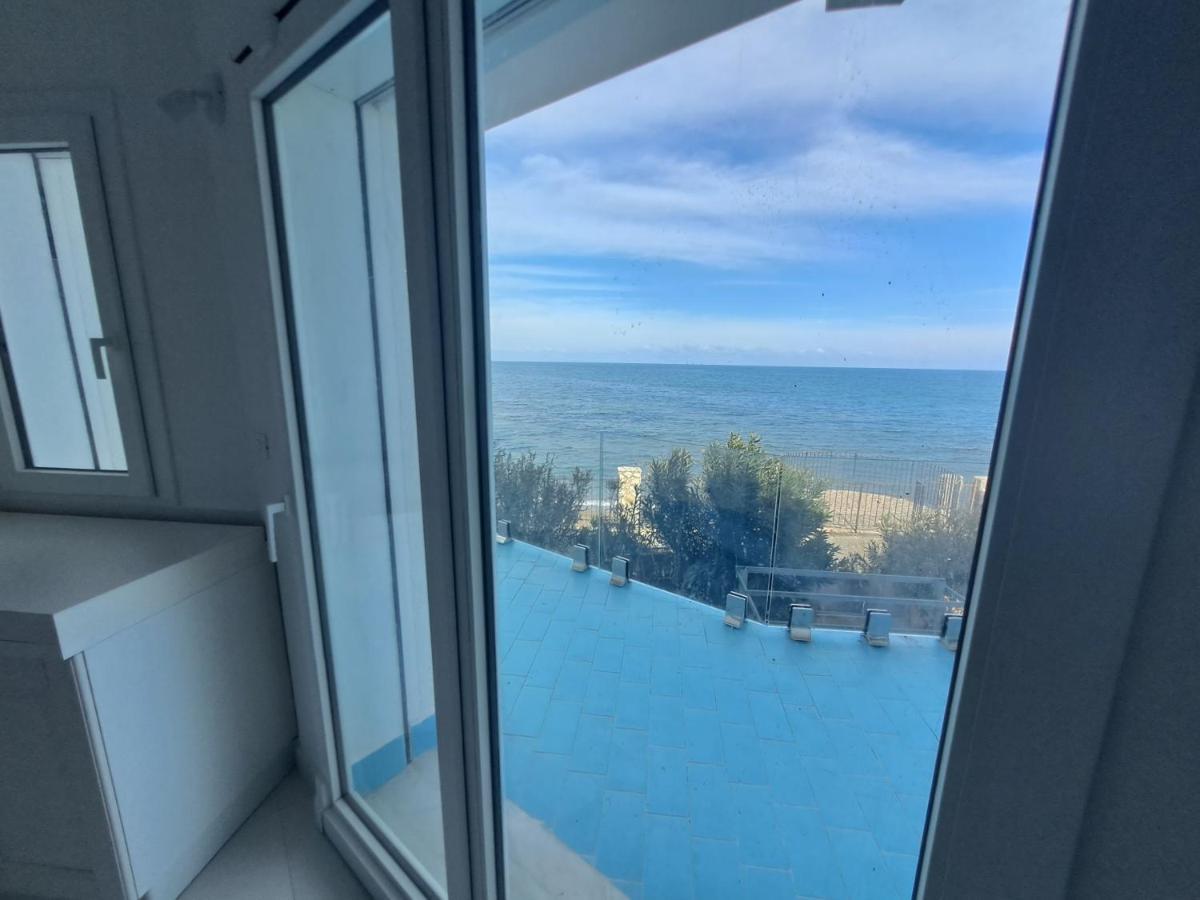 Blue Life, Sea-Luxury Rooms On The Beach Between Palermo And Cefalu' Casteldaccia Dış mekan fotoğraf