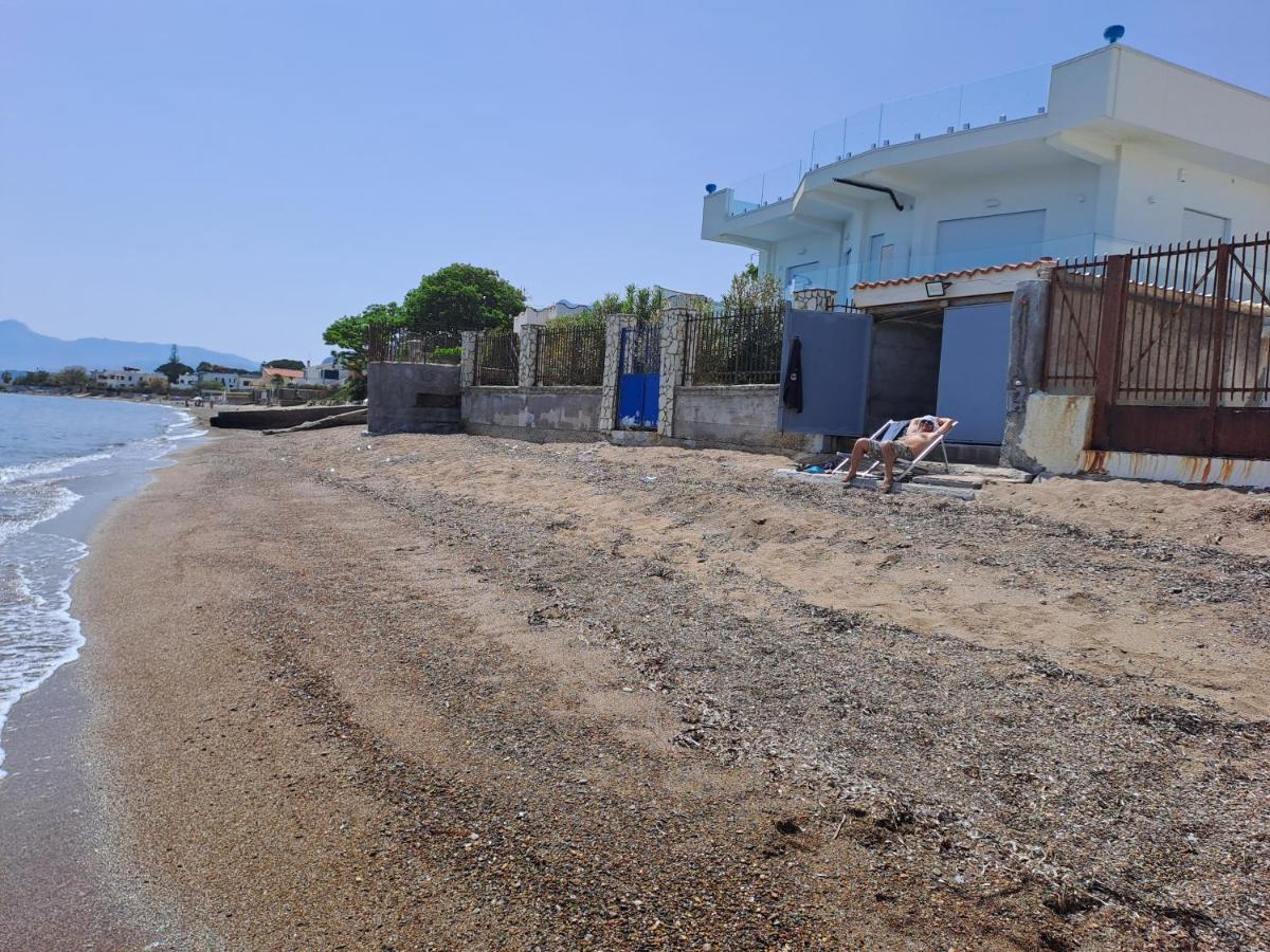 Blue Life, Sea-Luxury Rooms On The Beach Between Palermo And Cefalu' Casteldaccia Dış mekan fotoğraf
