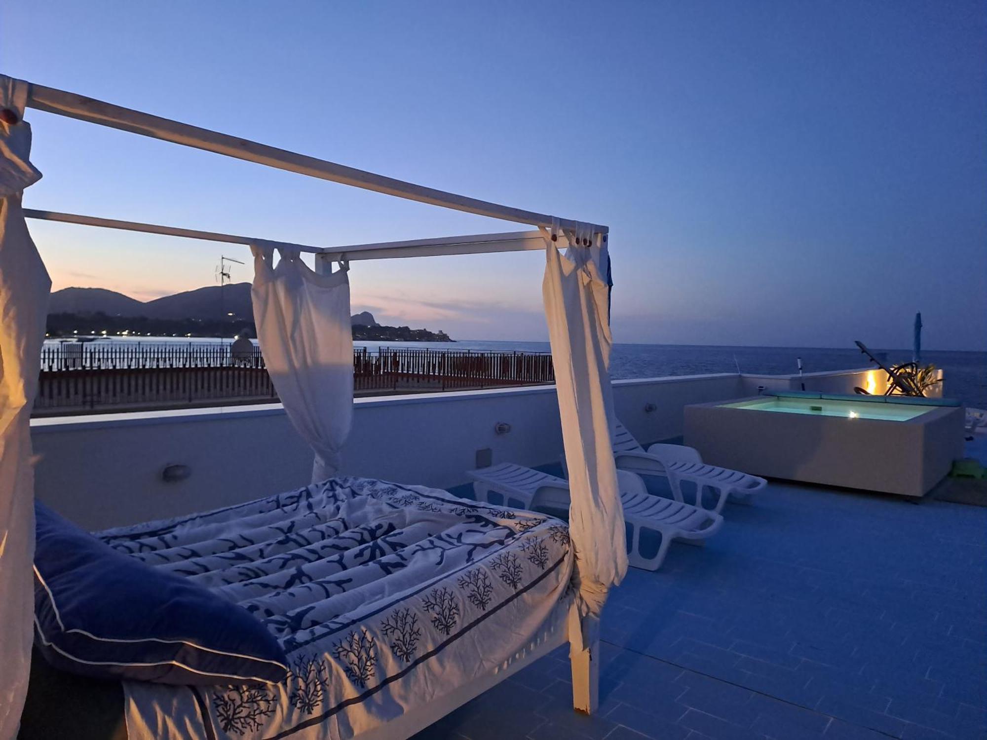 Blue Life, Sea-Luxury Rooms On The Beach Between Palermo And Cefalu' Casteldaccia Dış mekan fotoğraf