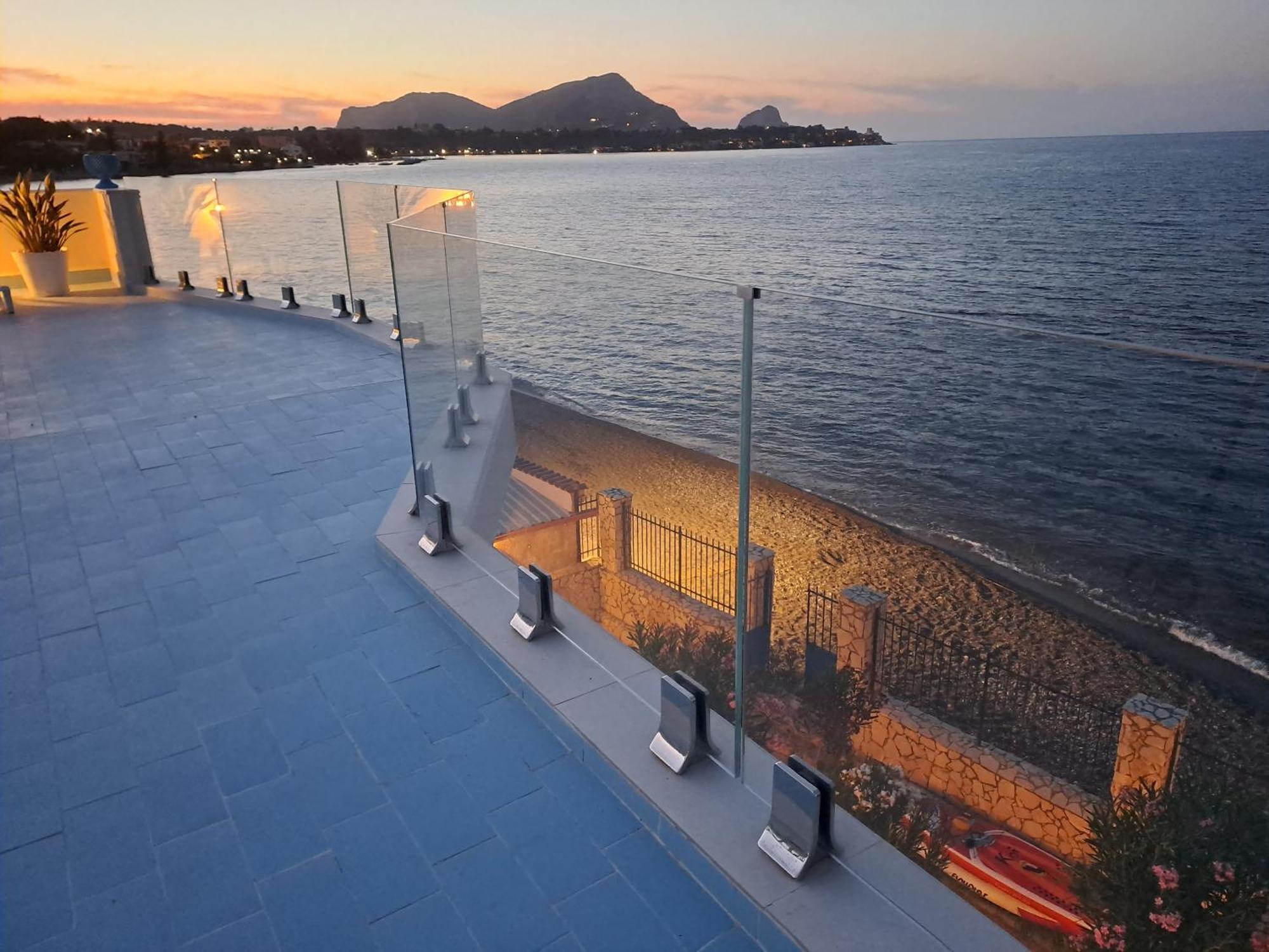 Blue Life, Sea-Luxury Rooms On The Beach Between Palermo And Cefalu' Casteldaccia Dış mekan fotoğraf