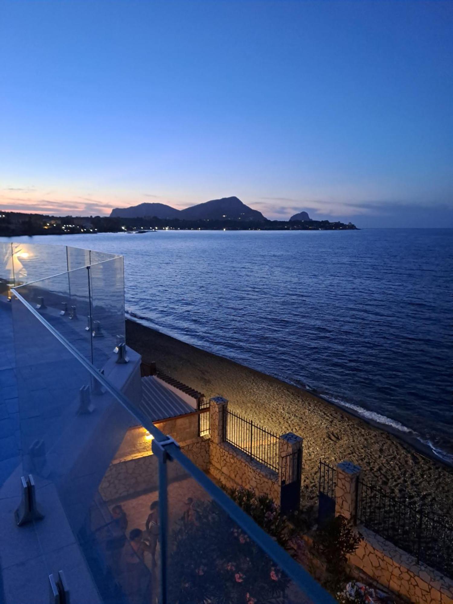 Blue Life, Sea-Luxury Rooms On The Beach Between Palermo And Cefalu' Casteldaccia Dış mekan fotoğraf