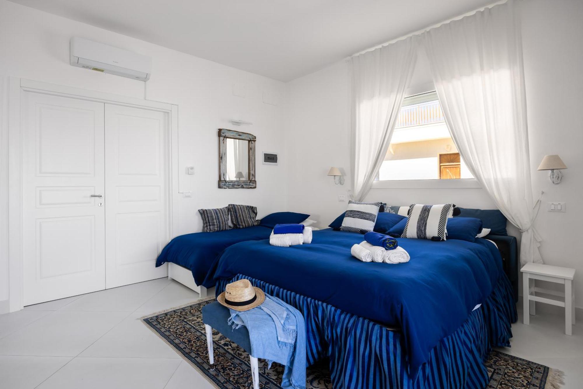 Blue Life, Sea-Luxury Rooms On The Beach Between Palermo And Cefalu' Casteldaccia Oda fotoğraf