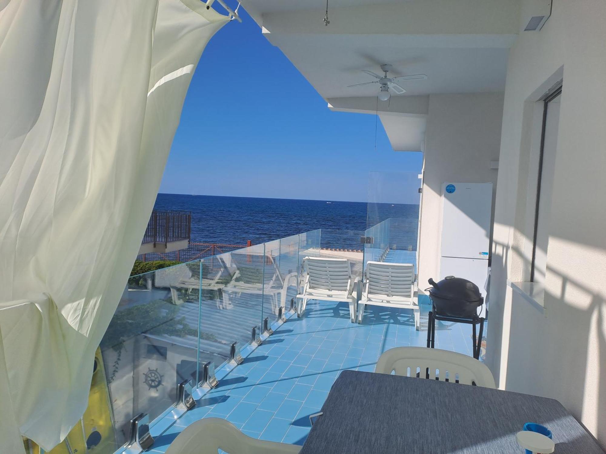 Blue Life, Sea-Luxury Rooms On The Beach Between Palermo And Cefalu' Casteldaccia Dış mekan fotoğraf